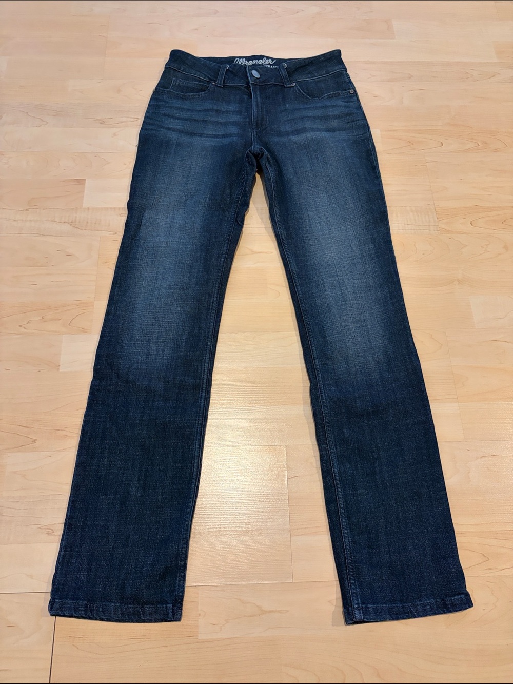 Wrangler Straight Leg Jeans Women’s Size 7 Dark Wash Mid Rise Stretch